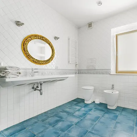 Deribasivska Cozy 4-Room Apartment 敖德萨 外观 照片