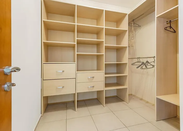 Deribasivska Cozy 4-Room Apartment